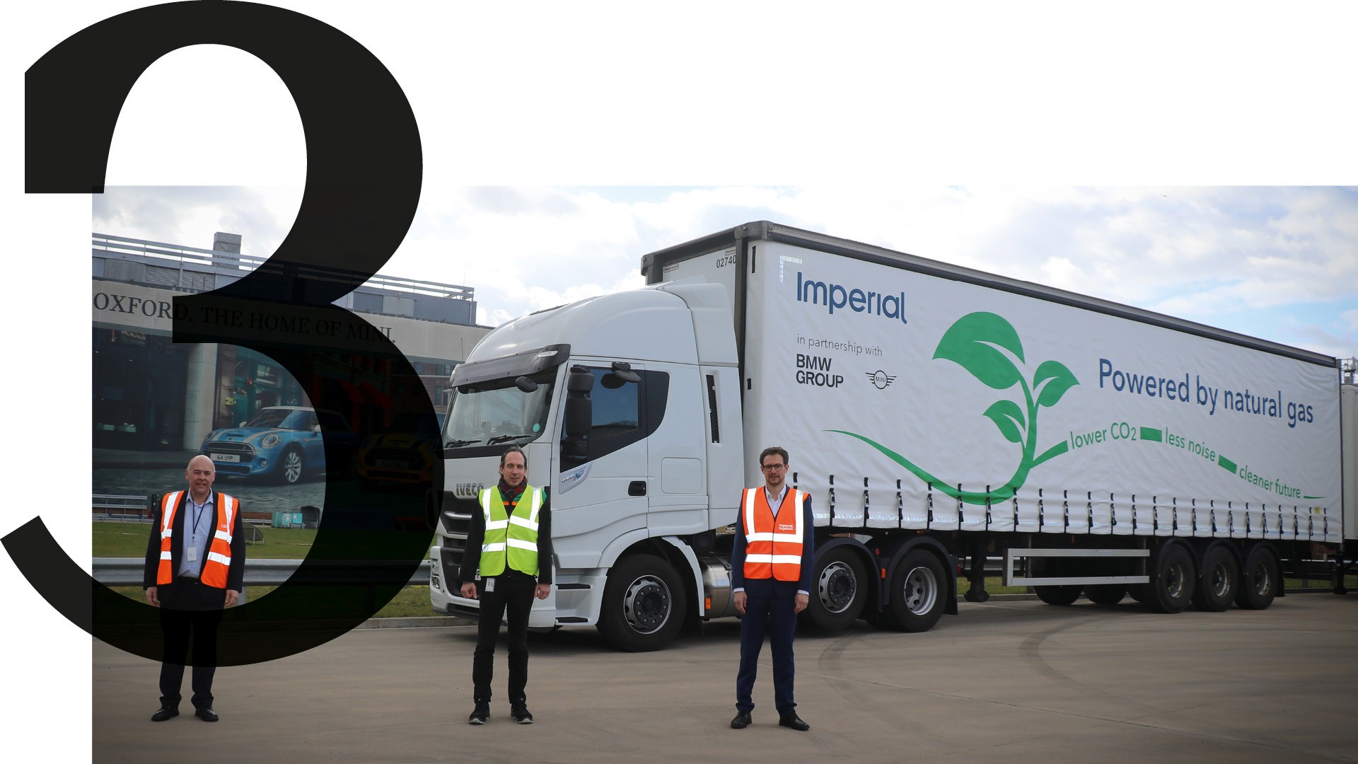 Camião de transporte utilizado na logística da MINI